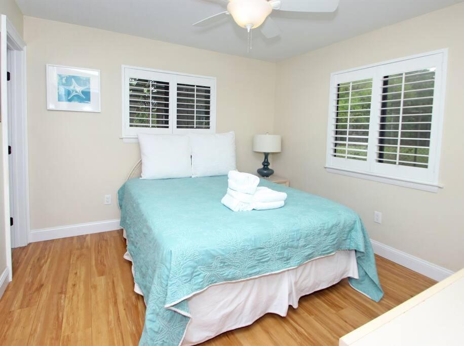 Cute 2 Bedroom, 2 Bath Condo At Folly Field Beach Hilton Head Island Exterior photo