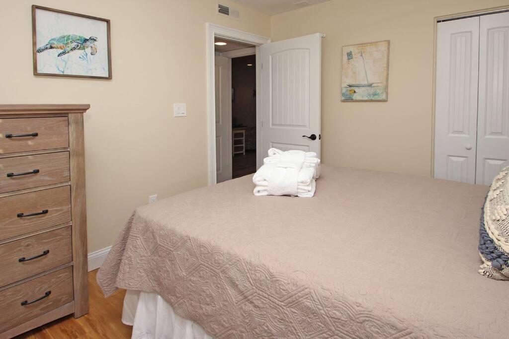 Cute 2 Bedroom, 2 Bath Condo At Folly Field Beach Hilton Head Island Exterior photo