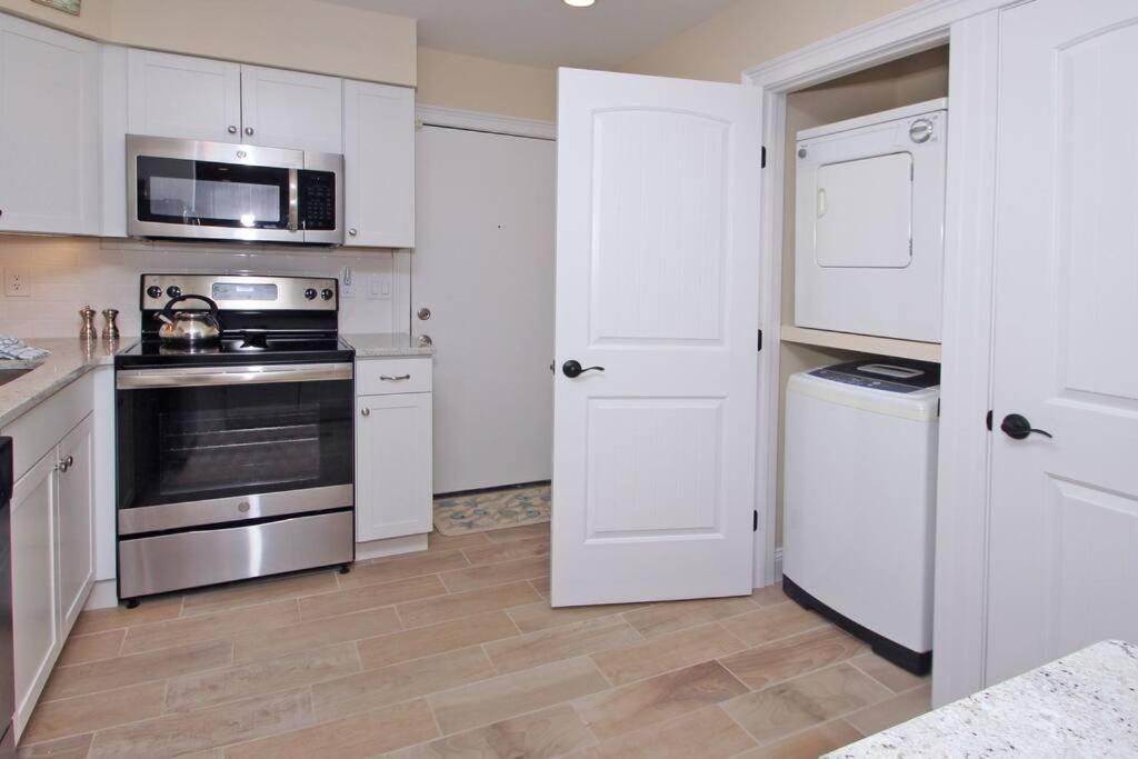 Cute 2 Bedroom, 2 Bath Condo At Folly Field Beach Hilton Head Island Exterior photo