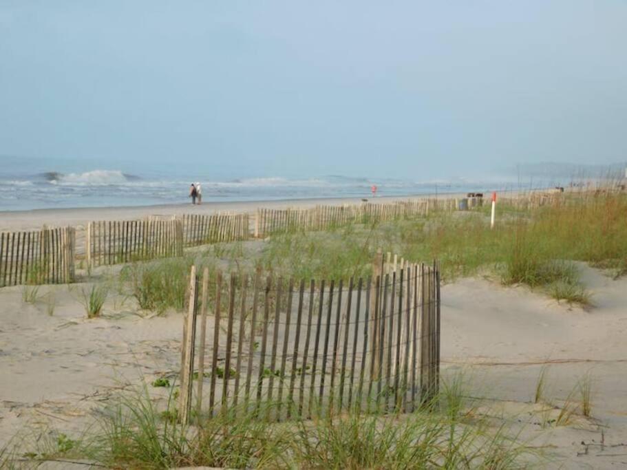 Cute 2 Bedroom, 2 Bath Condo At Folly Field Beach Hilton Head Island Exterior photo