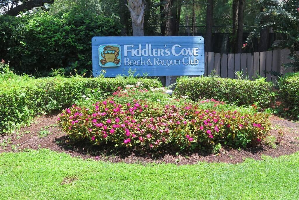 Cute 2 Bedroom, 2 Bath Condo At Folly Field Beach Hilton Head Island Exterior photo